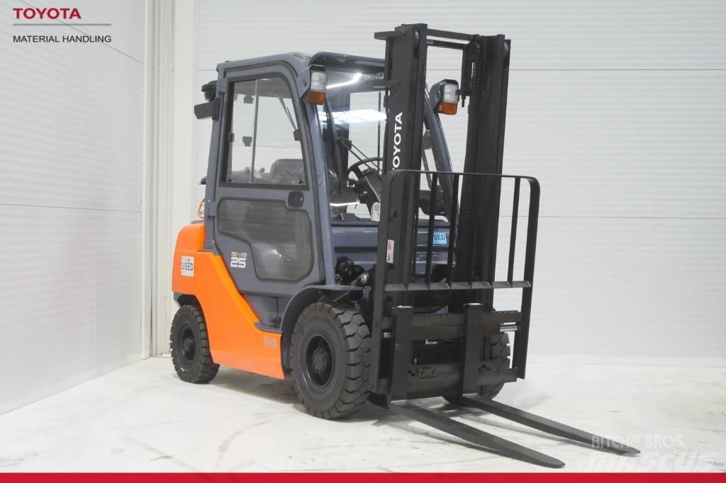 Toyota 02-8 FGF 25 Plinski viljuškari