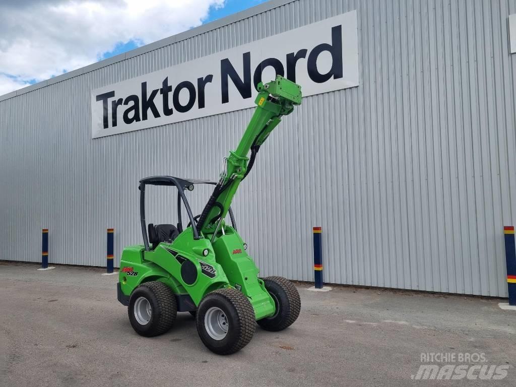 Avant 528 Skid steer mini utovarivači