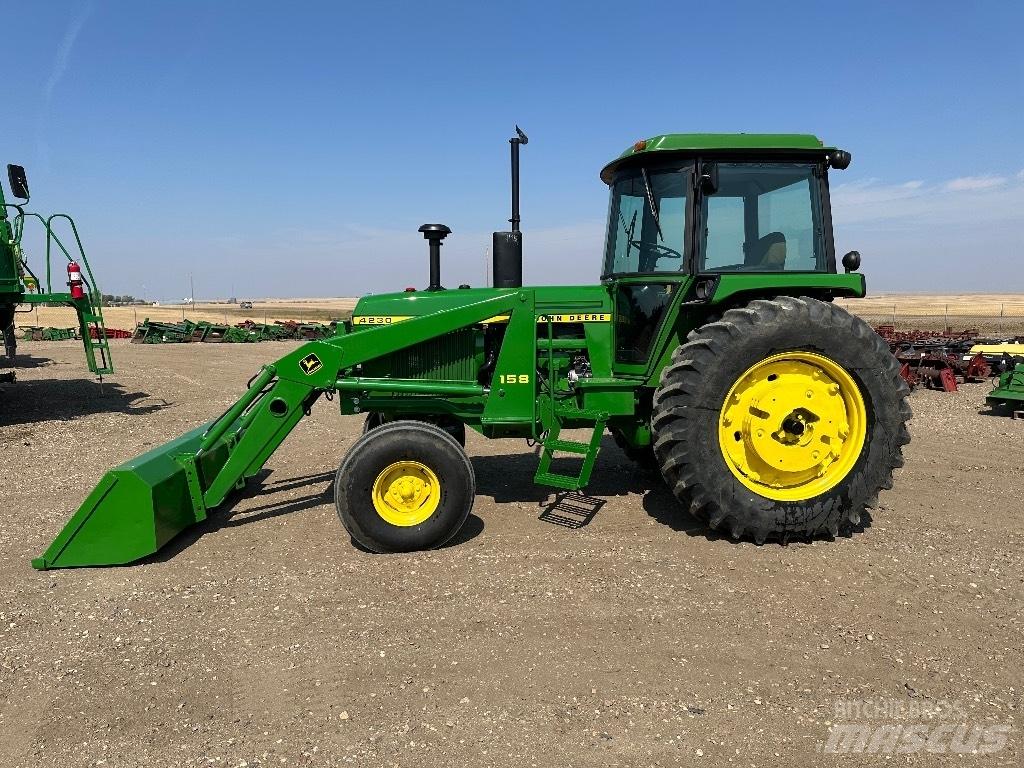 John Deere 4230 Traktori