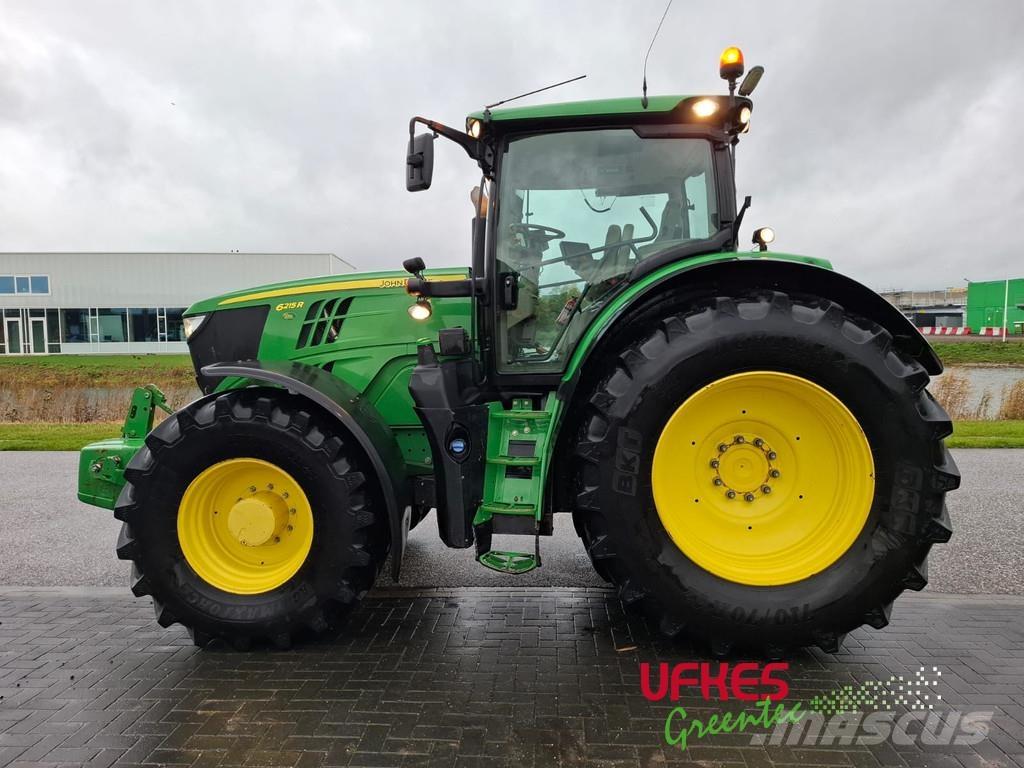 John Deere 6215 R Traktori