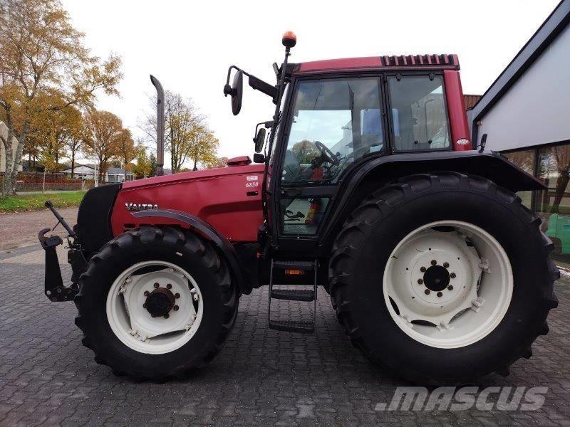 Valtra 6850 Traktori