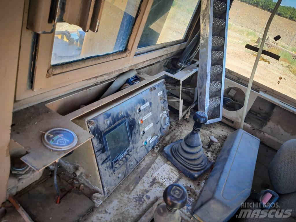Komatsu D 375-1 Buldožeri guseničari