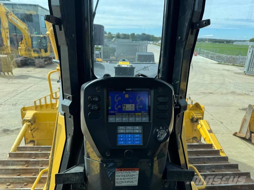 Komatsu D85PX-18 Buldožeri guseničari