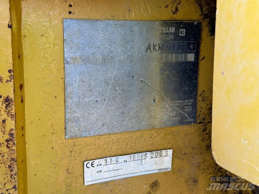 CAT D6N XL Buldožeri guseničari