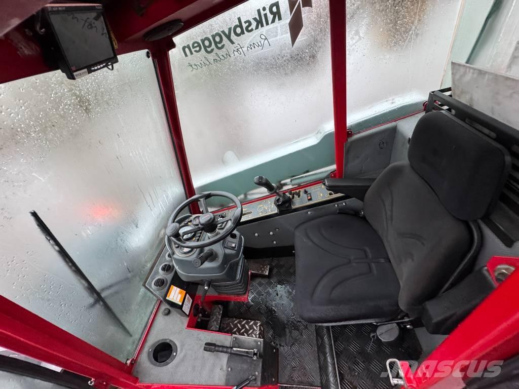 Timan Tool-Trac 245 Pomoćne mašine