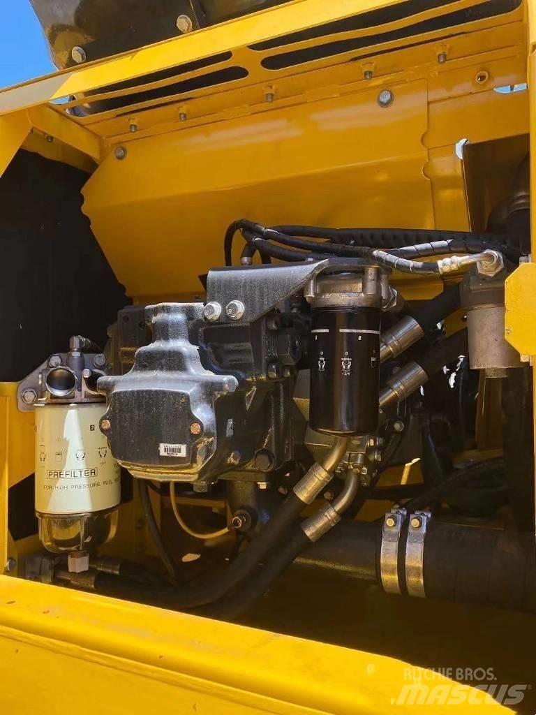 Komatsu pc200- 8 Bageri guseničari