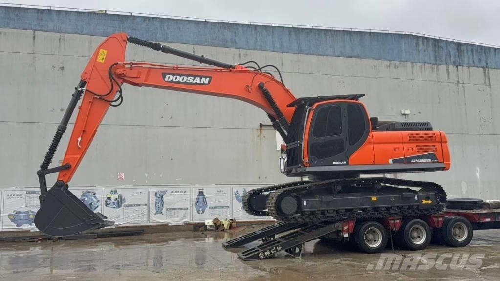 Doosan DX 225 LCA Bageri guseničari