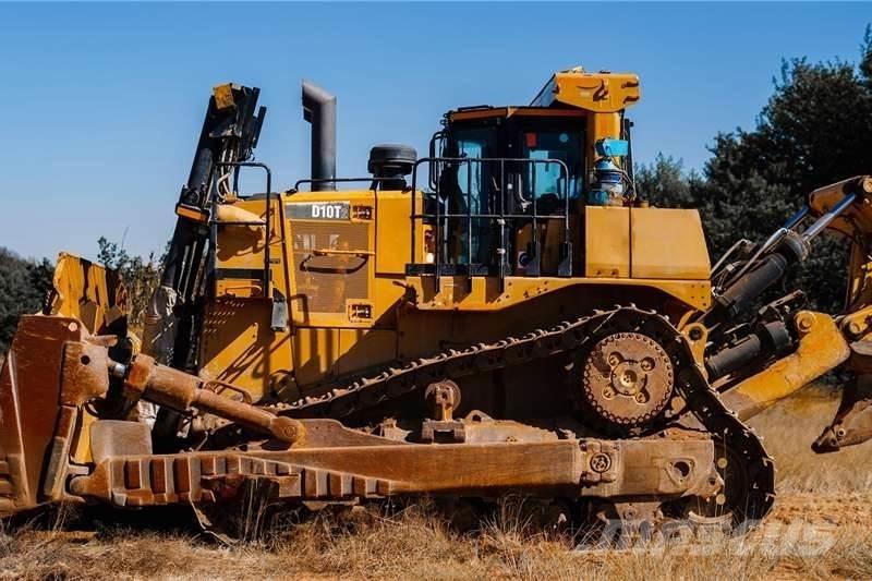 CAT D10T Buldožeri guseničari