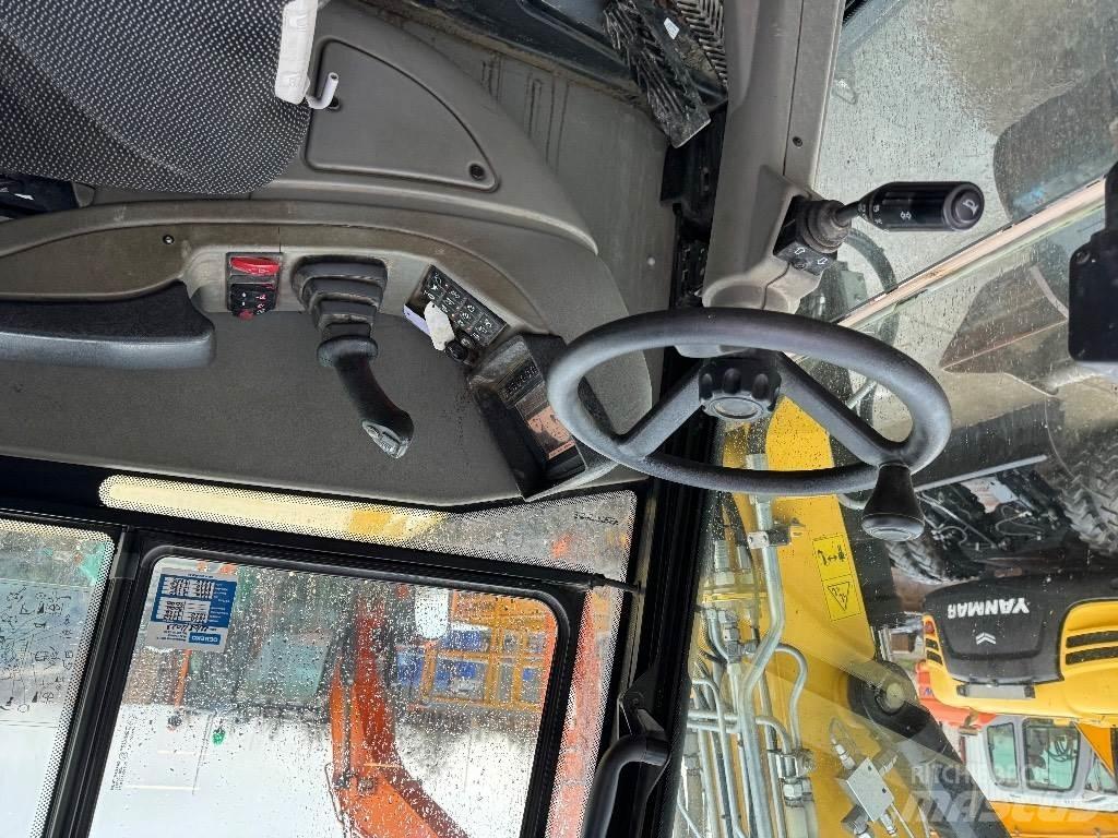 Yanmar B95W (40408) Bageri točkaši