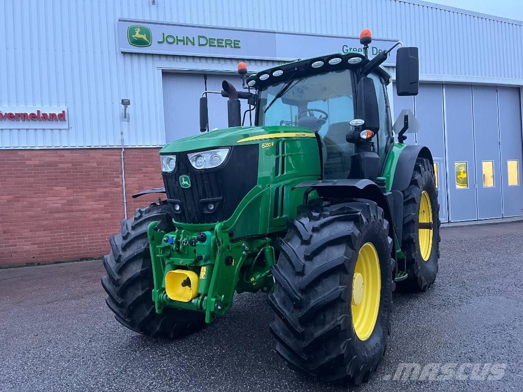 John Deere 6250 R Traktori
