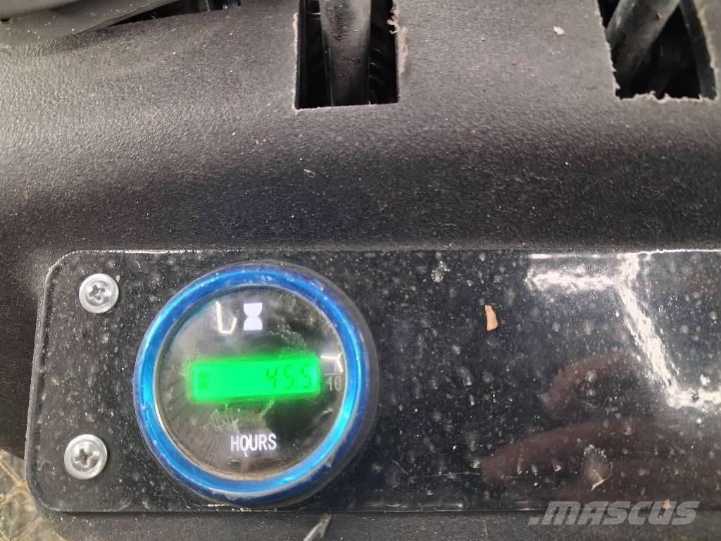 JPC KV12 Mini bageri < 7t