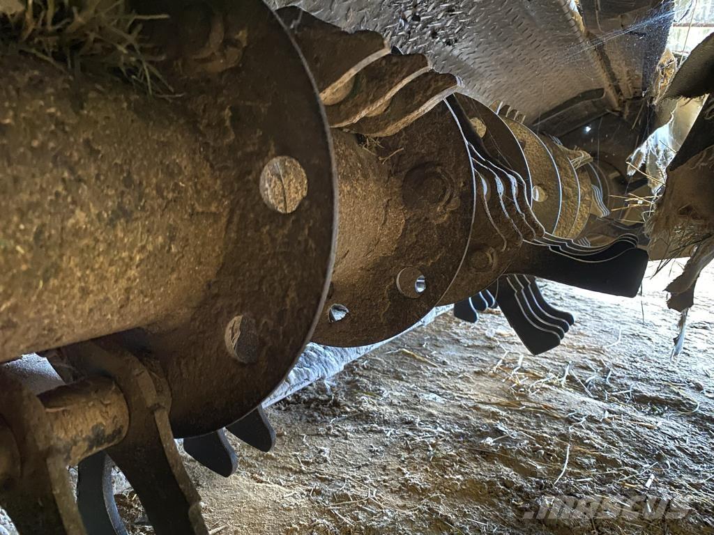 John Deere F 310 R Kosilice sa postoljem za vuču