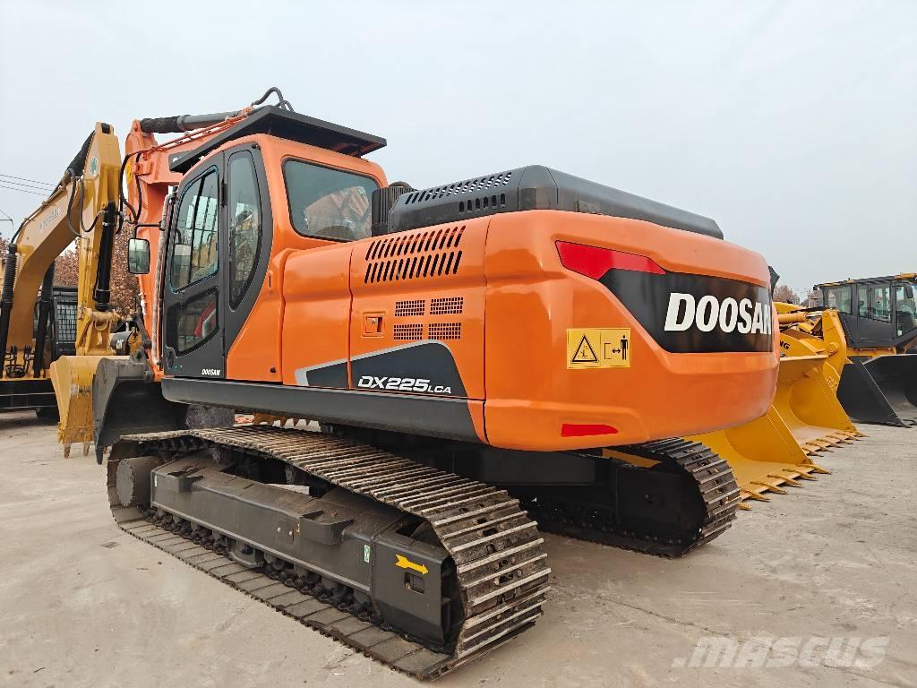 Doosan DX225LCA Bageri guseničari