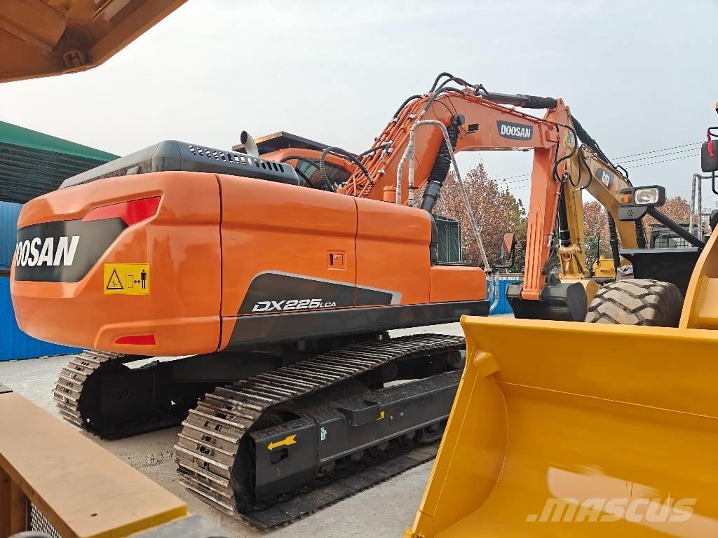 Doosan DX225LCA Bageri guseničari