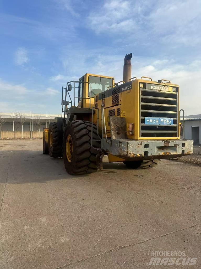 Komatsu WA 600-6 Utovarivači na točkove