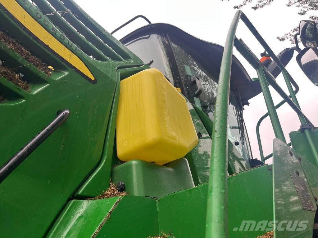 John Deere 8300 Mašine za stočnu hranu sa sopstvenim pogonom