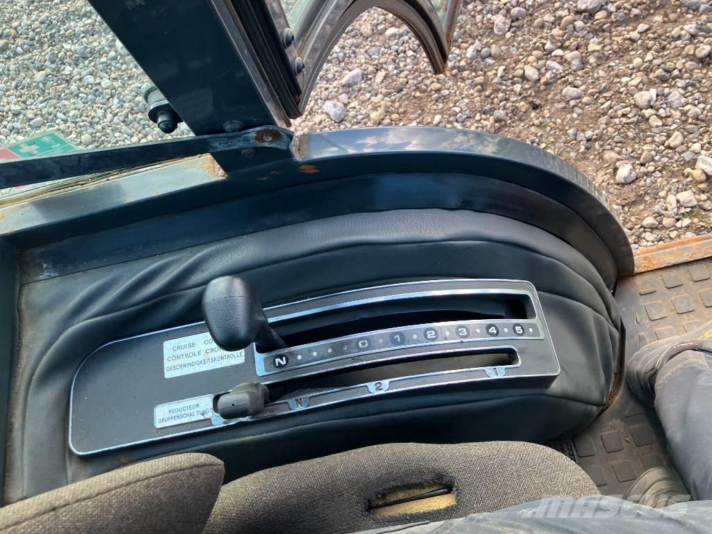 Kubota ST 30 Manji traktori