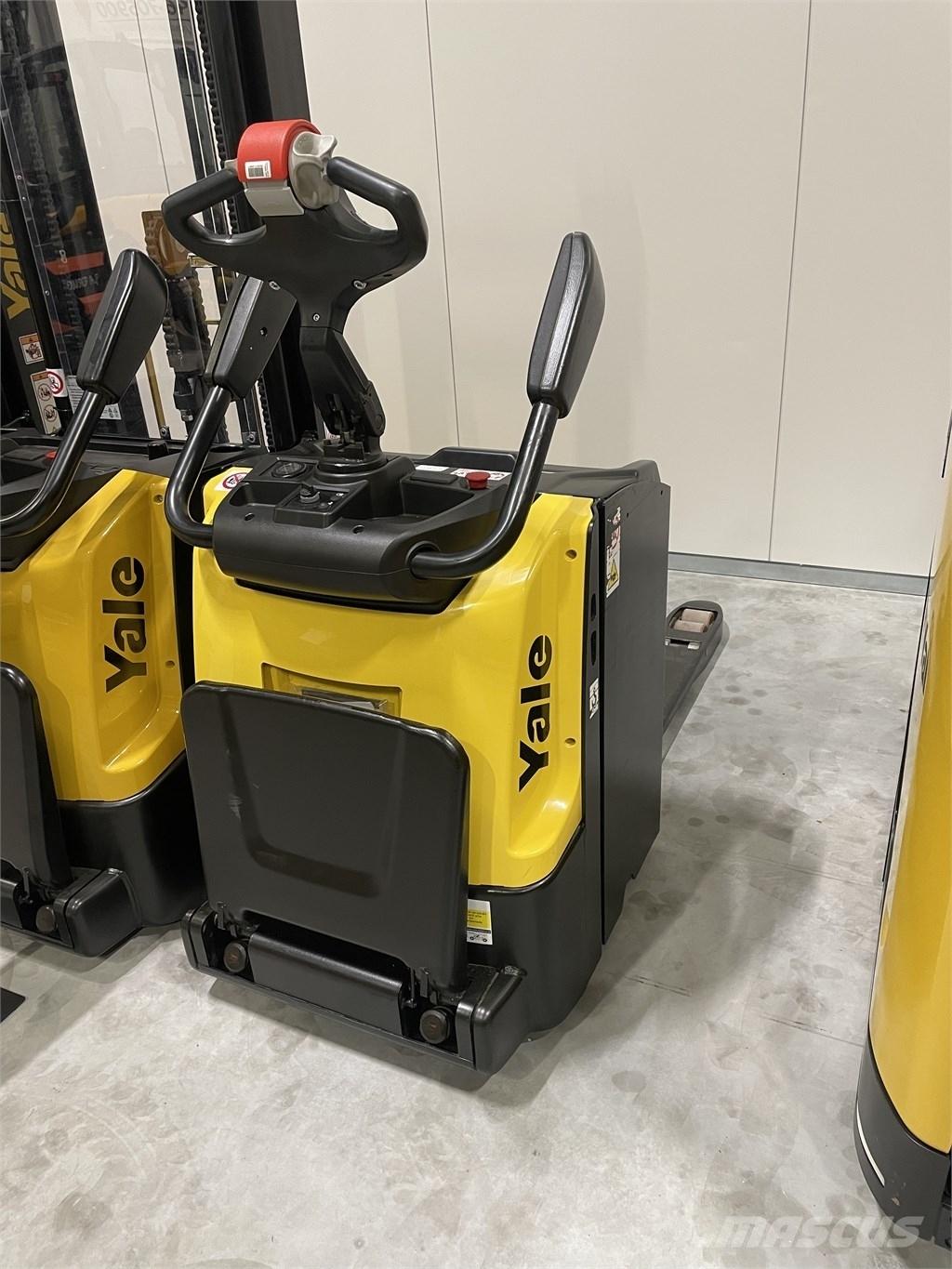 Hyster P2,5S Nisko podizni električni viljuškar sa stajalištom