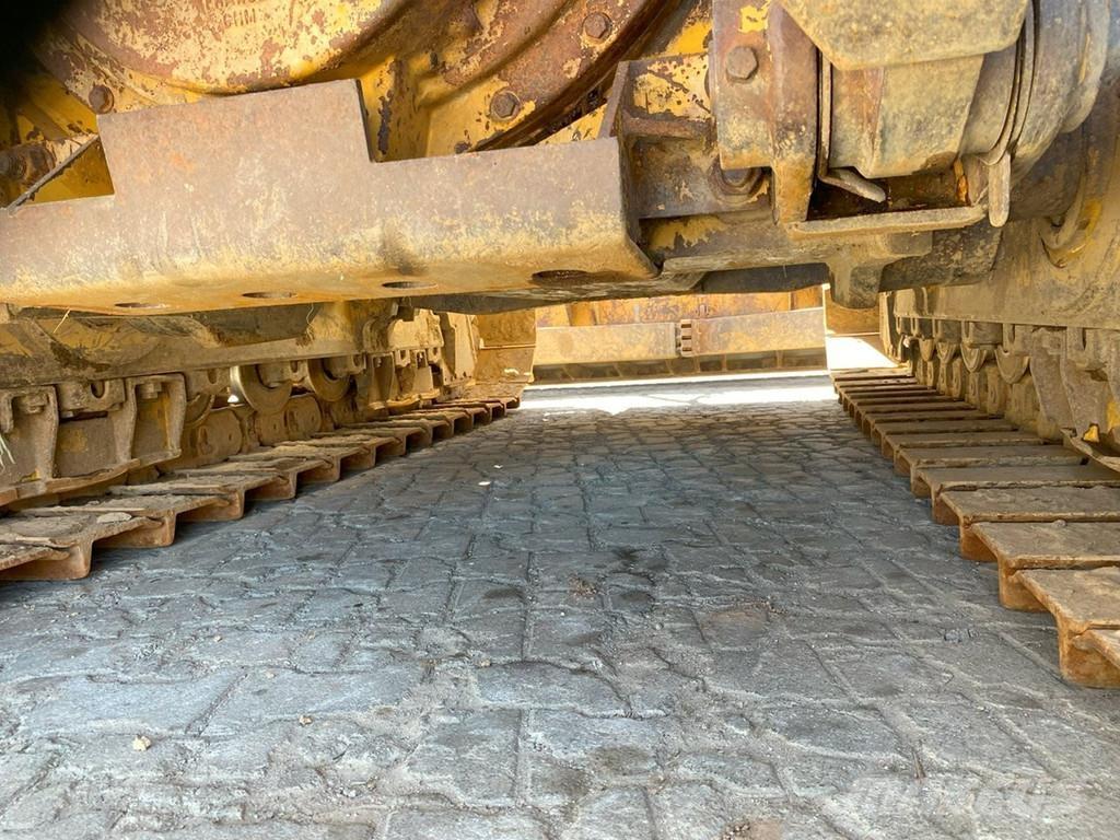 CAT D6T XW Buldožeri guseničari