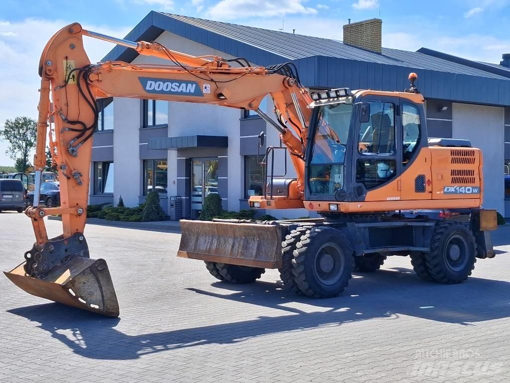 Doosan DX 140 W-3 Bageri točkaši