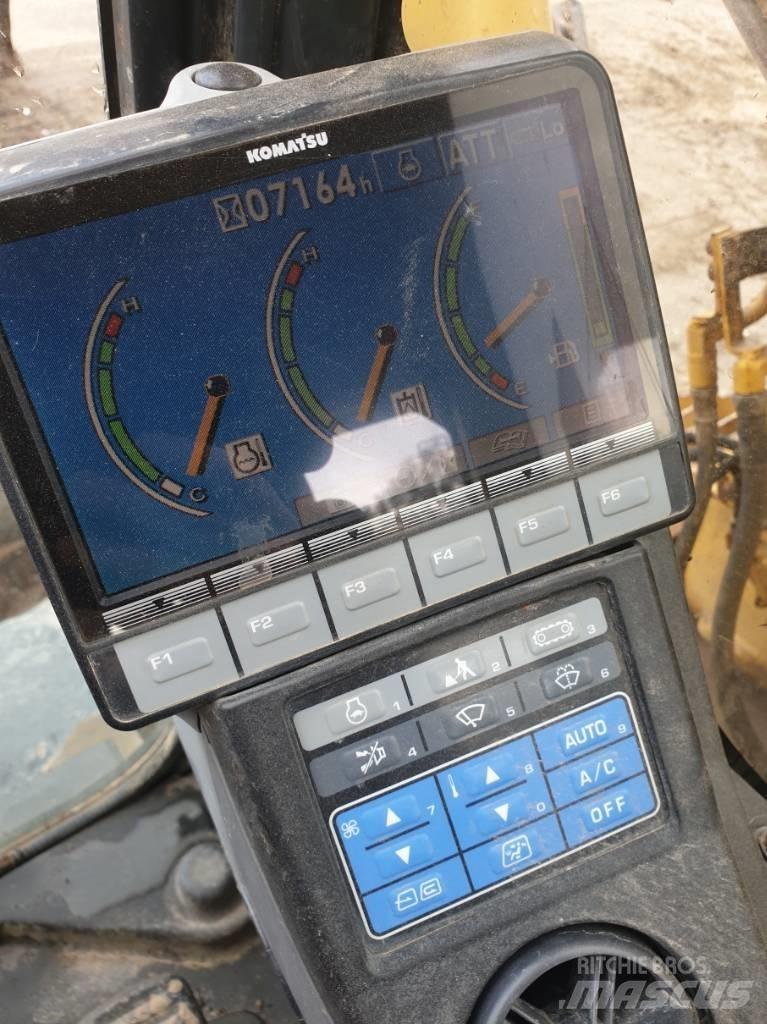 Komatsu PC138US-8 Bageri guseničari