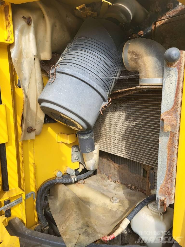 Komatsu PC138US-8 Bageri guseničari