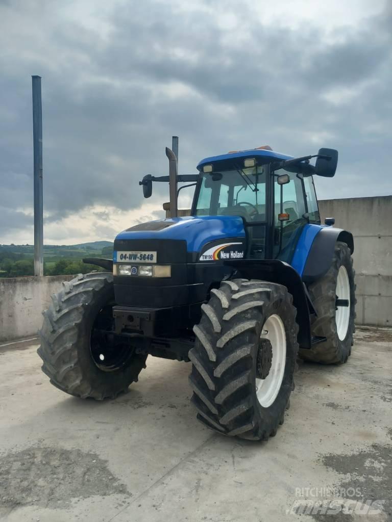 New Holland TM 190 Traktori