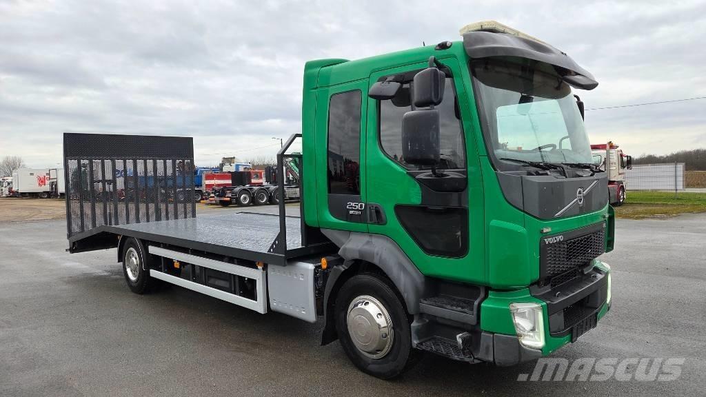 Volvo FL250 4X2 Kamioni sa ravan platformom / vitlom