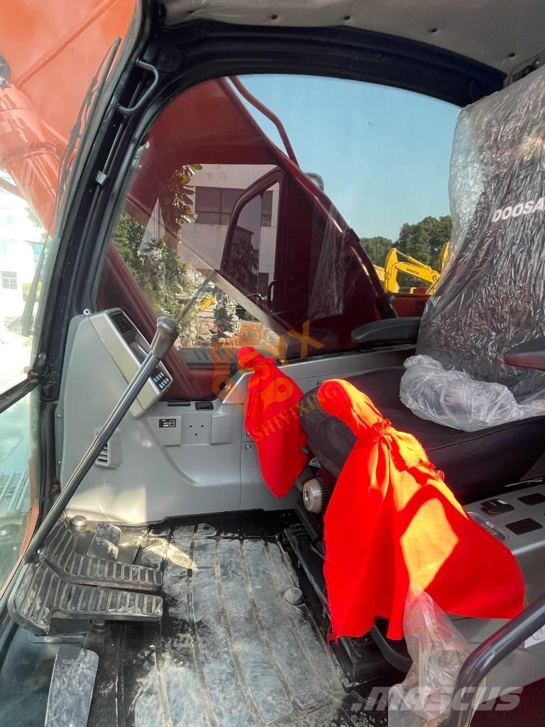 Doosan DX 225 LC Bageri guseničari