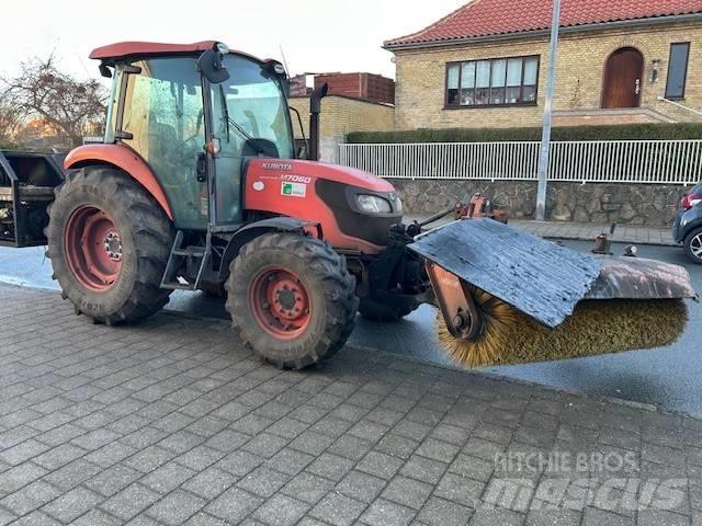 Kubota 7060M Traktori