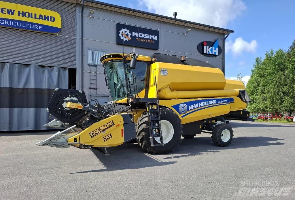 New Holland TC 5070 Kombajni