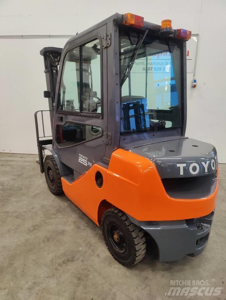 Toyota 02-8 FDF25 Dizelski viljuškari