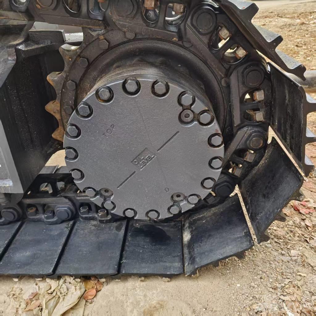 Komatsu PC 200-8 Bageri guseničari