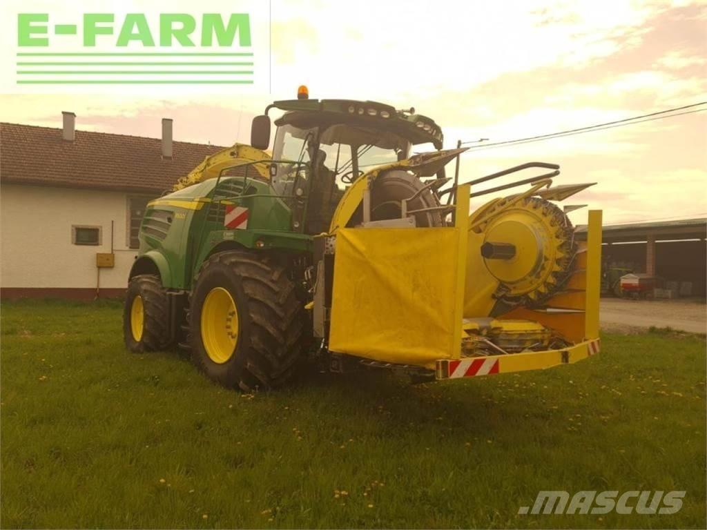 John Deere 8600 i Mašine za stočnu hranu sa sopstvenim pogonom