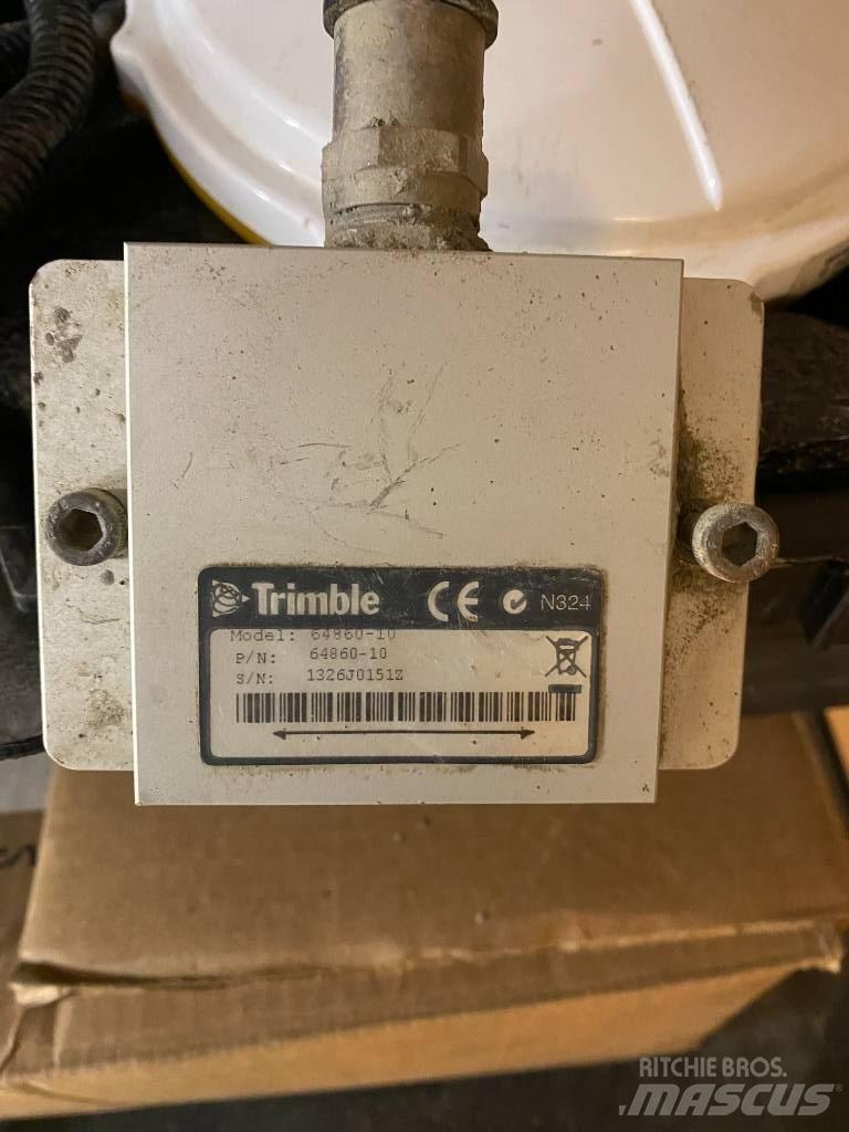 Trimble CB460 vals Instrumenti, oprema za merenje i automatizaciju