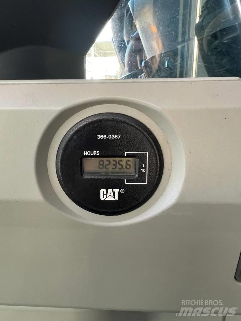 CAT 320 EL Bageri guseničari