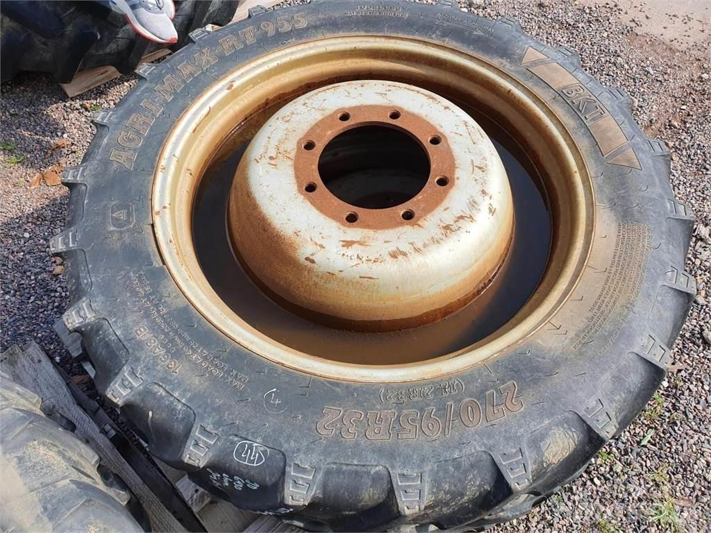 BKT 270/95R32 x2 Gume, točkovi i felne