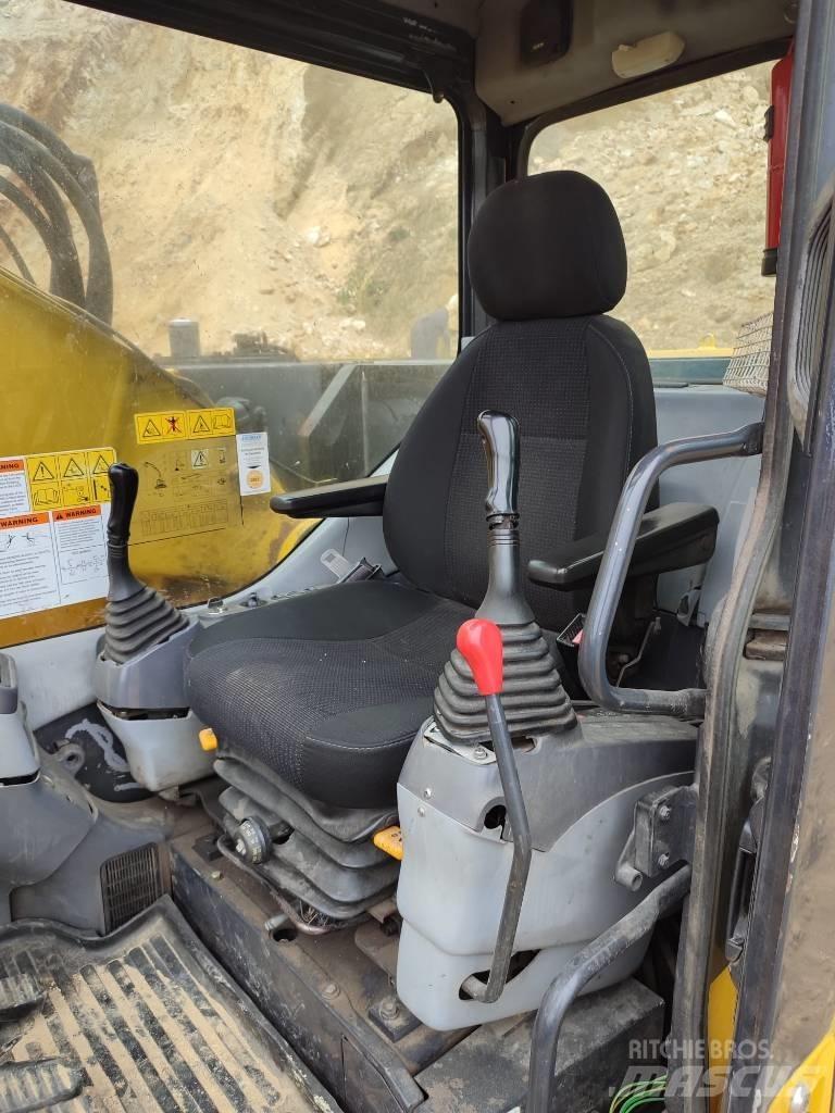 Komatsu PC 228 LC-3 Bageri guseničari