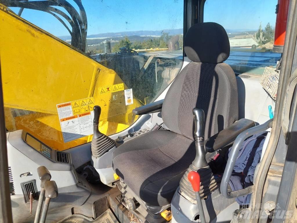 Komatsu PC 228 LC-3 Bageri guseničari