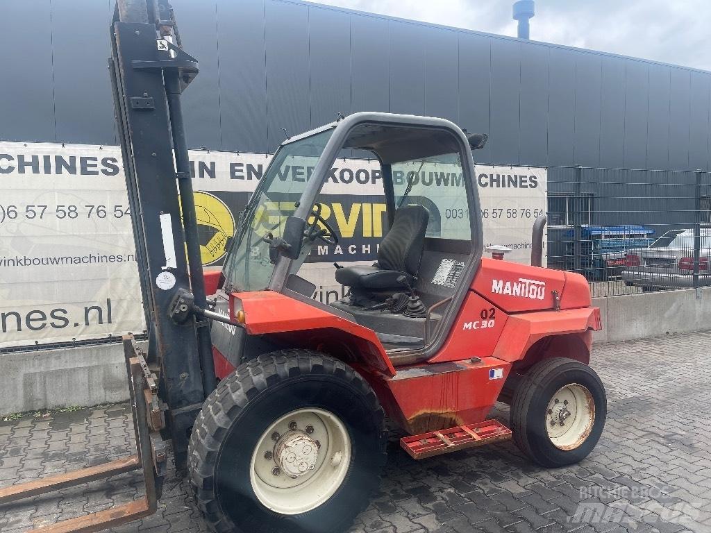 Manitou MC 30 Vanterenski viljuškar