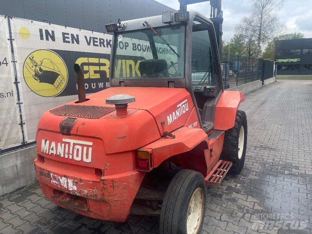 Manitou MC 30 Vanterenski viljuškar