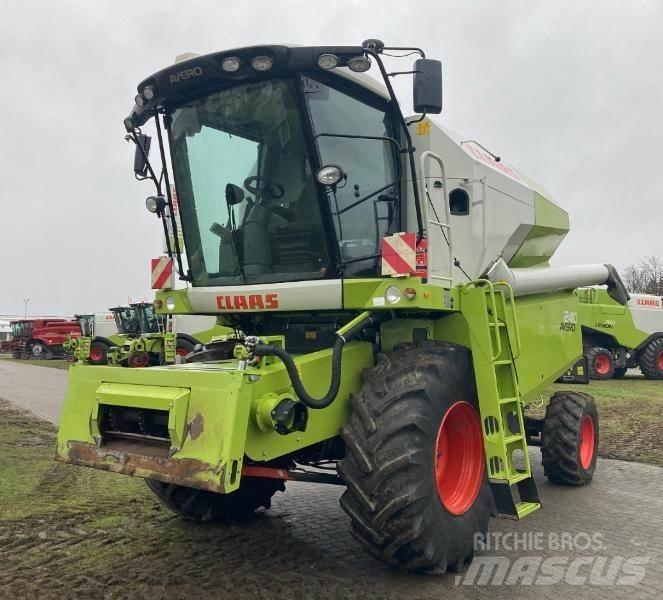 CLAAS AVERO 240 Kombajni