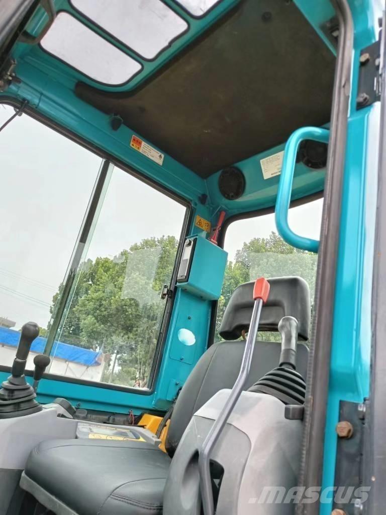 Kubota 155 Bageri guseničari