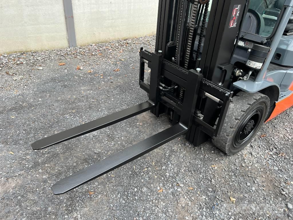 Toyota 02-8FGF25 Plinski viljuškari