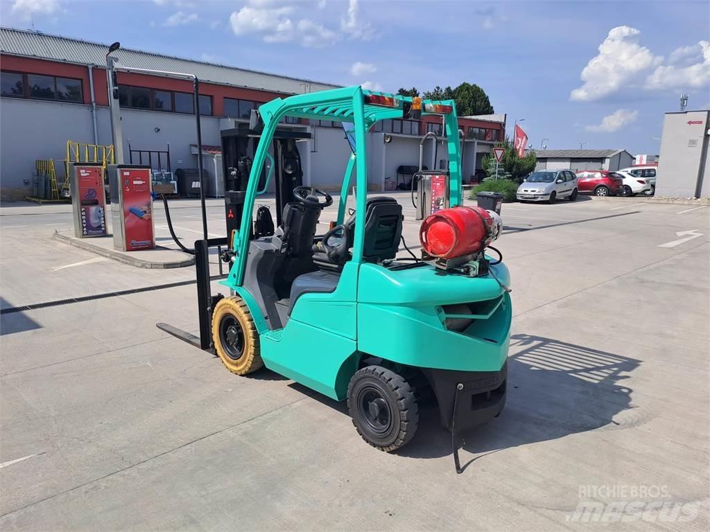 Mitsubishi FG25N Plinski viljuškari