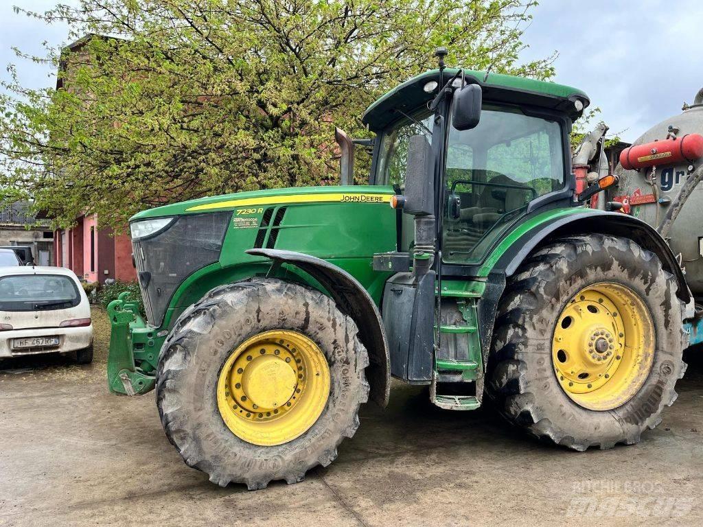 John Deere 7230 R Traktori