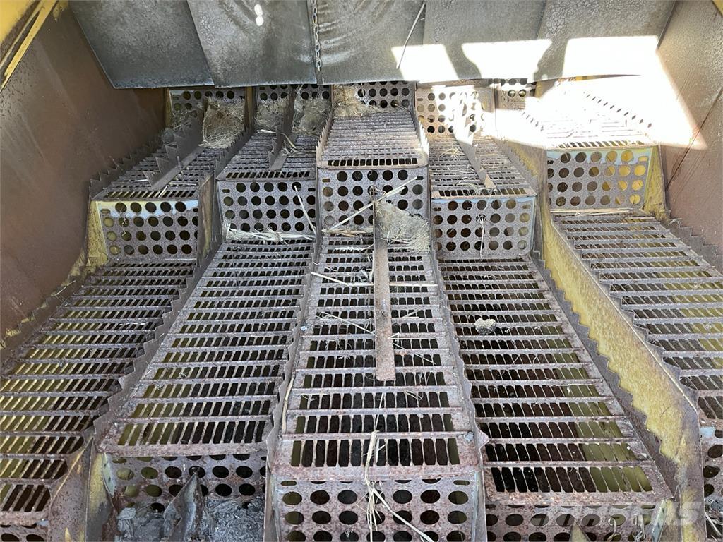 New Holland TX 32 Kombajni