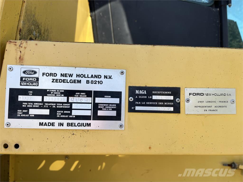 New Holland TX 32 Kombajni