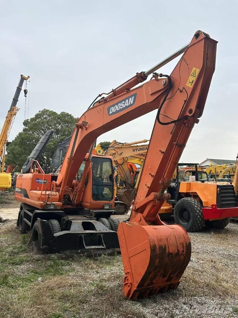 Doosan DH 210 W Bageri točkaši