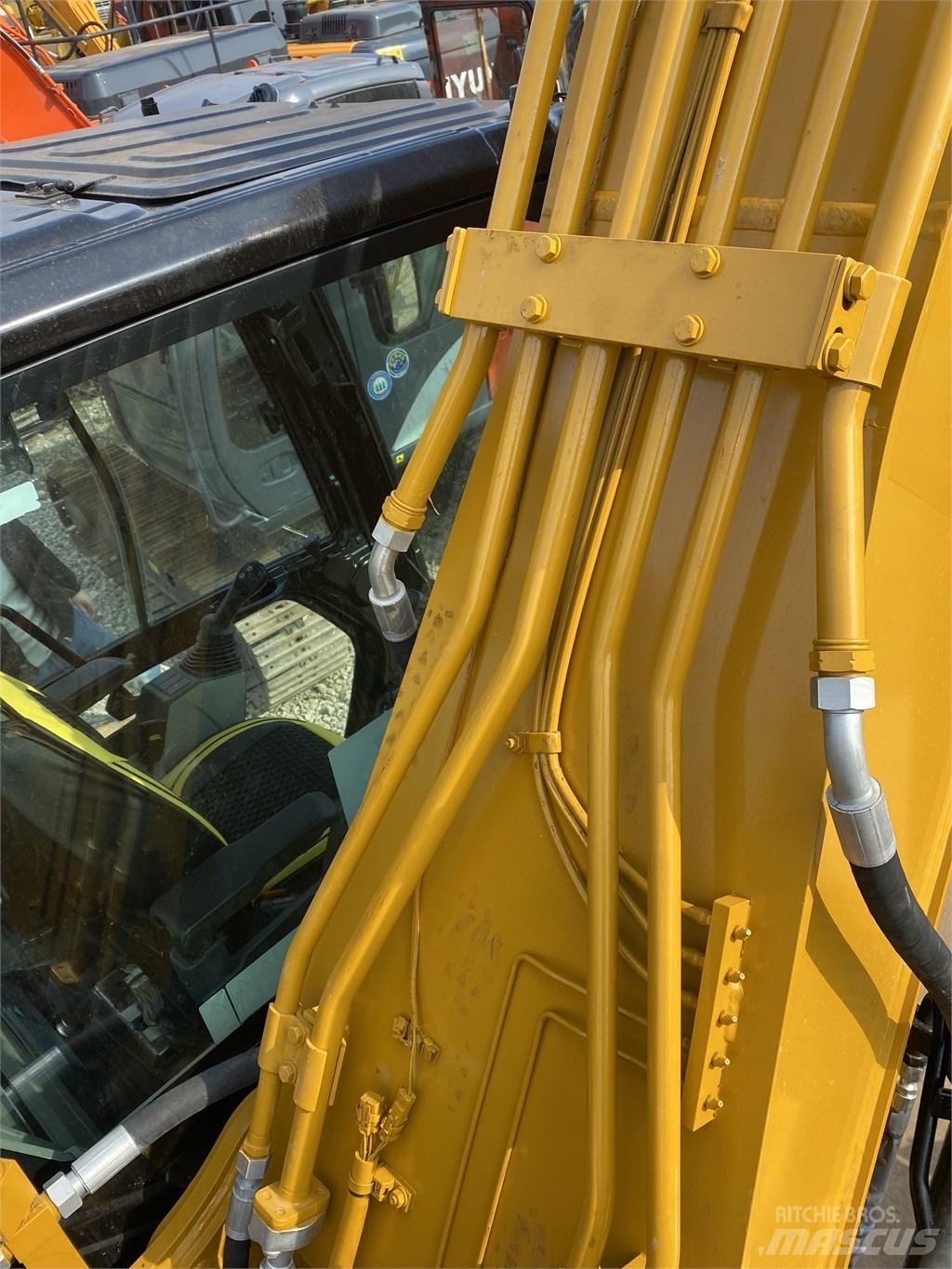 CAT 320 Bageri guseničari
